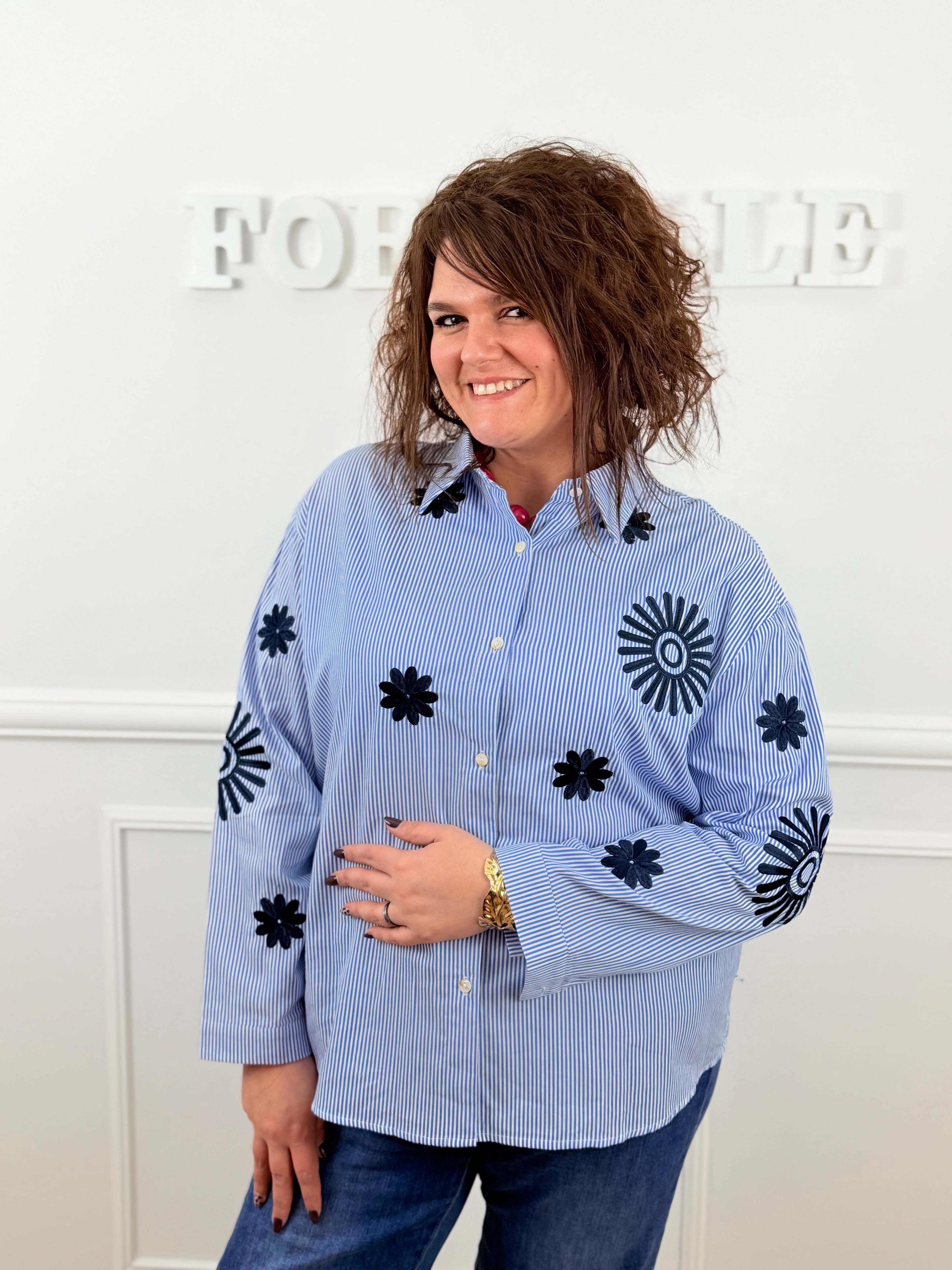 💙 Chemise Capucine – Rayée & fleurs brodées bleu