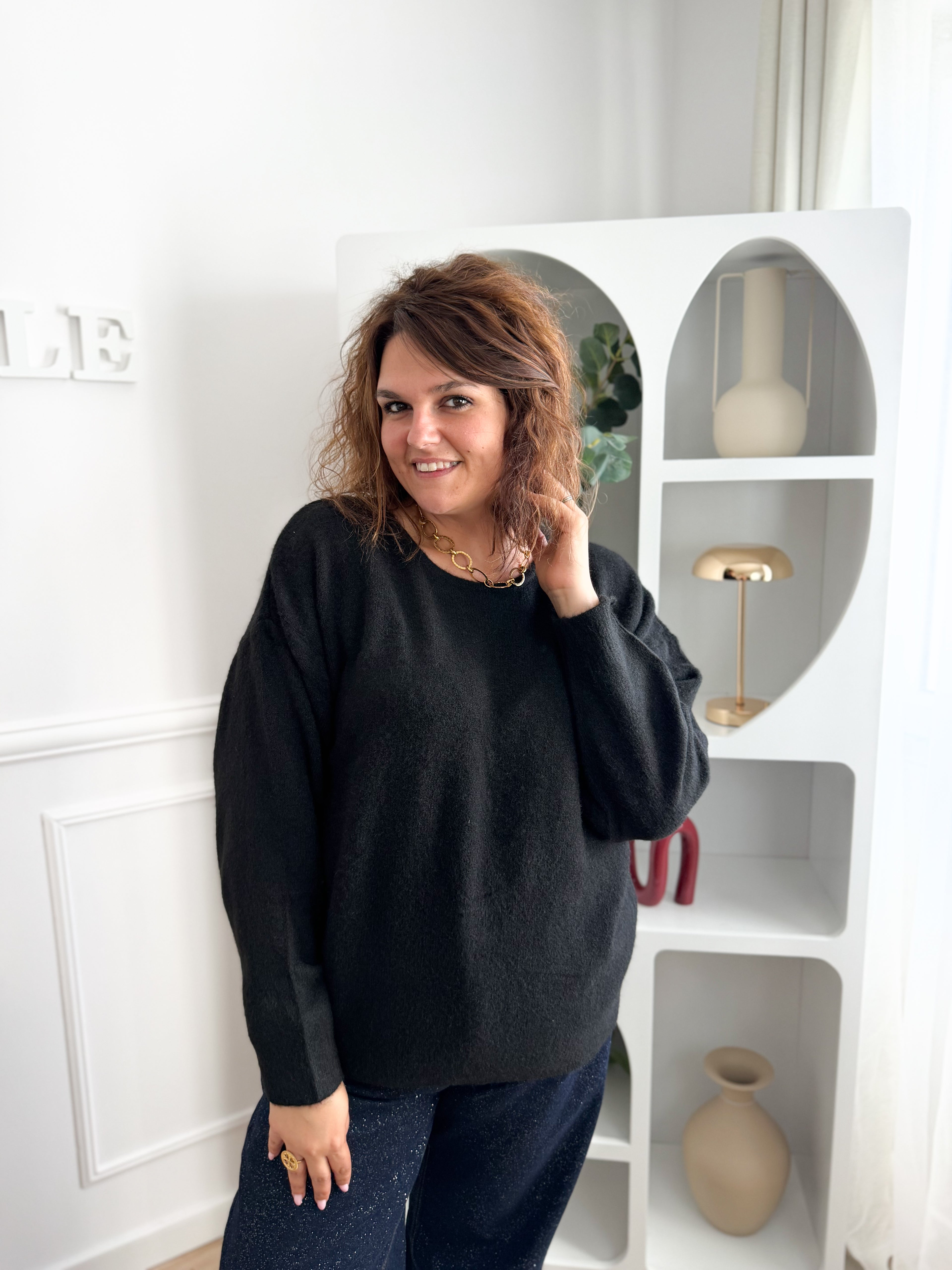 Pull dentelle dans le dos