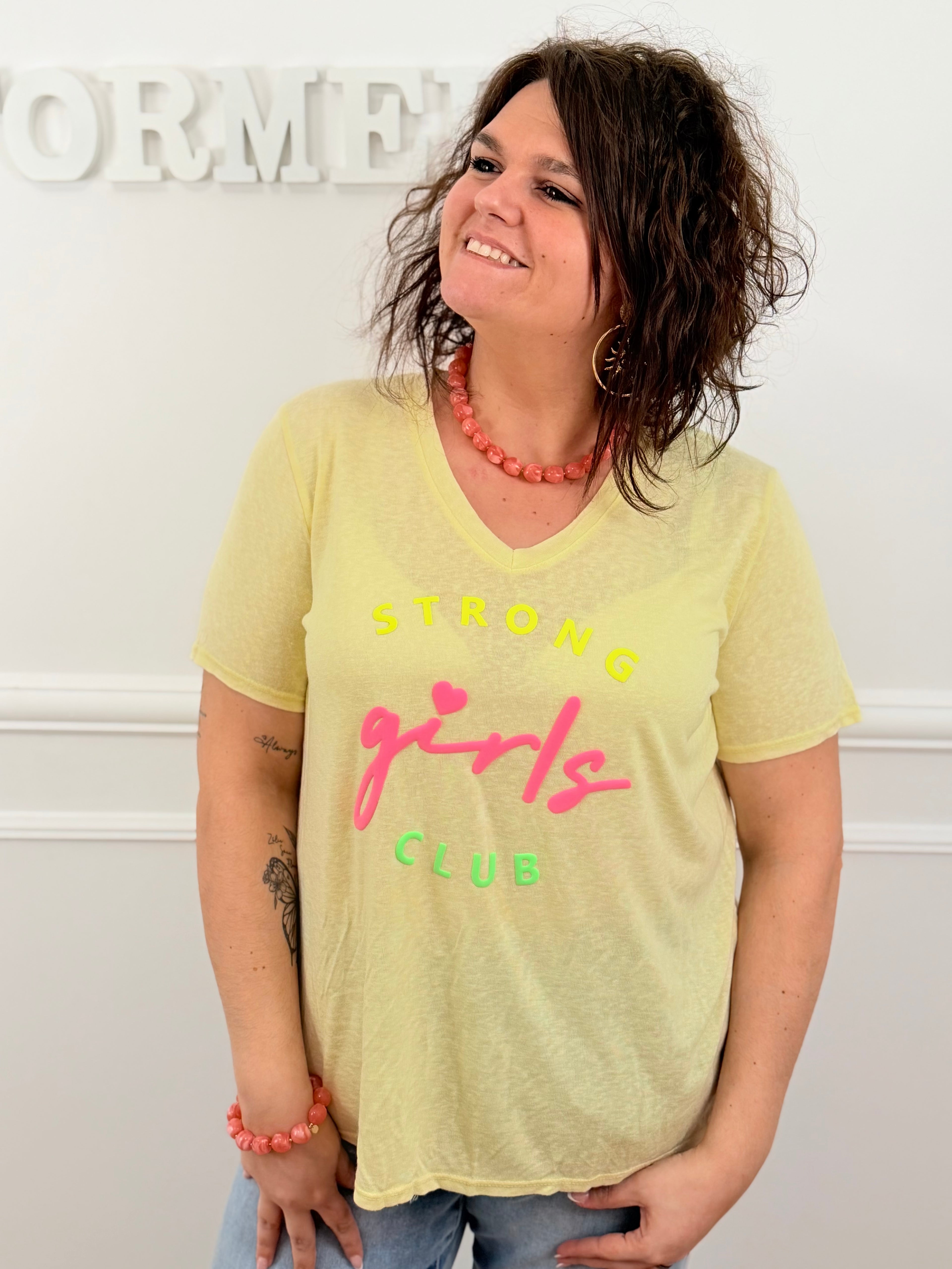 T-shirt Girls club jaune