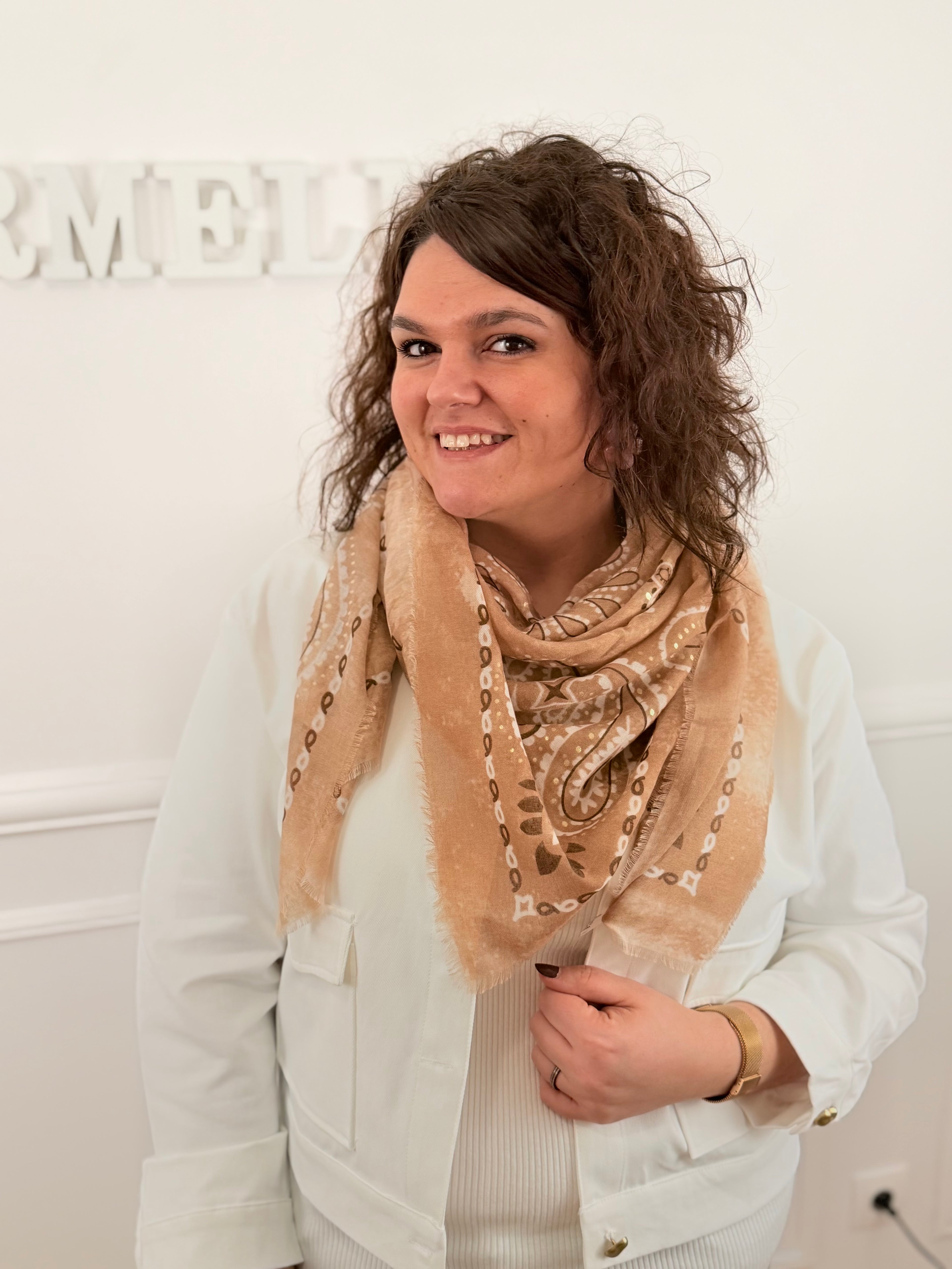 Le foulard Inès