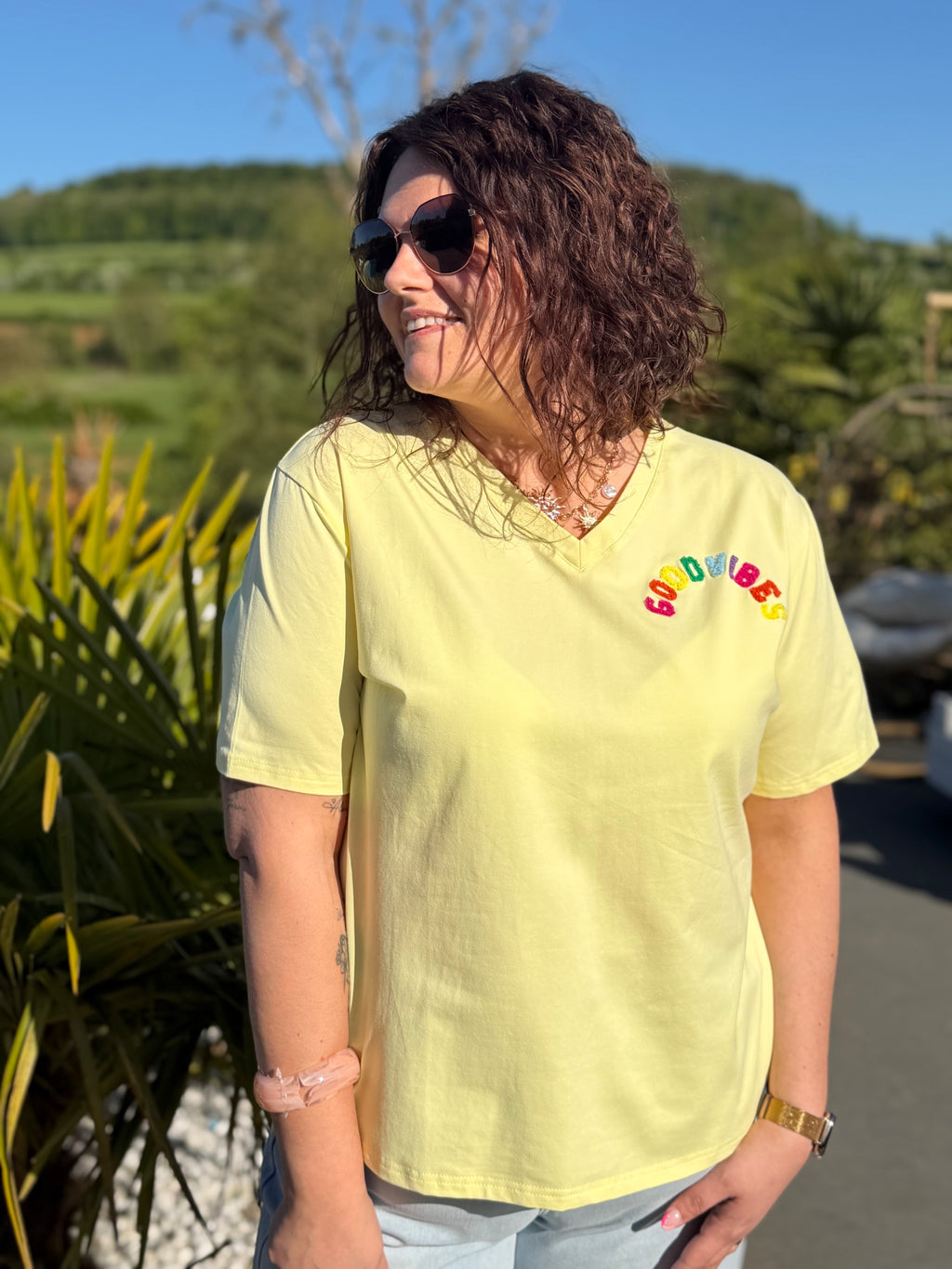 T-shirt good vibes jaune