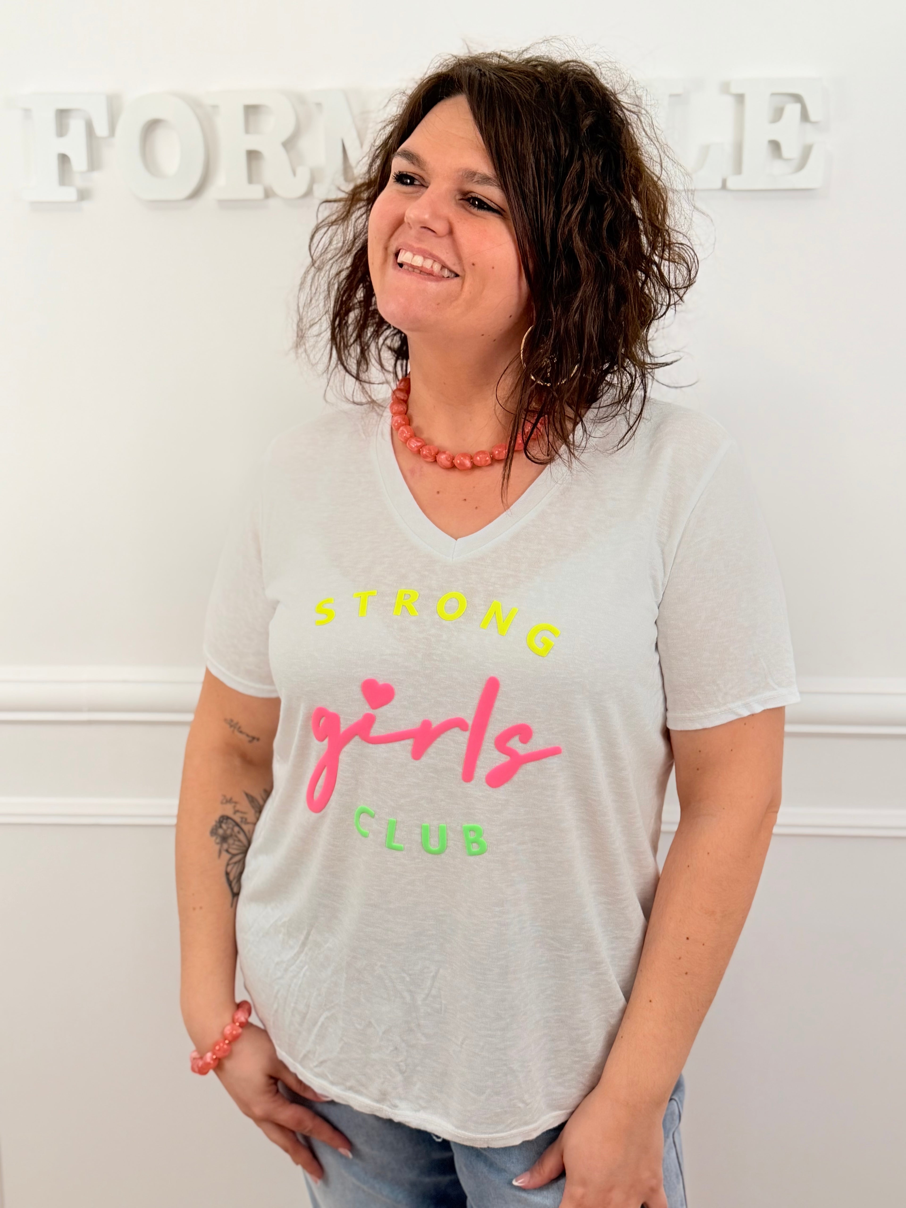 T-shirt Girls club 🤍