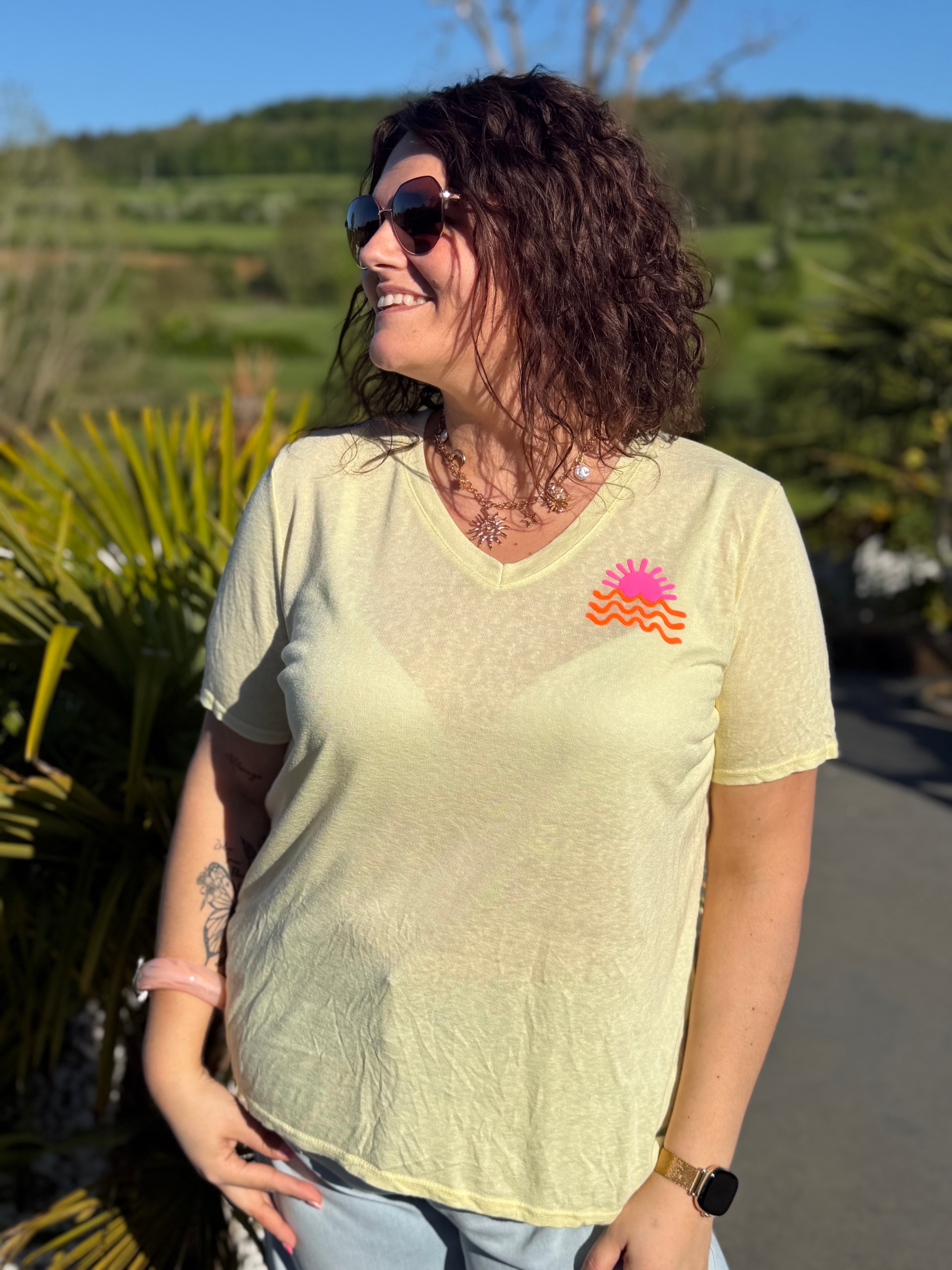T-shirt soleil jaune
