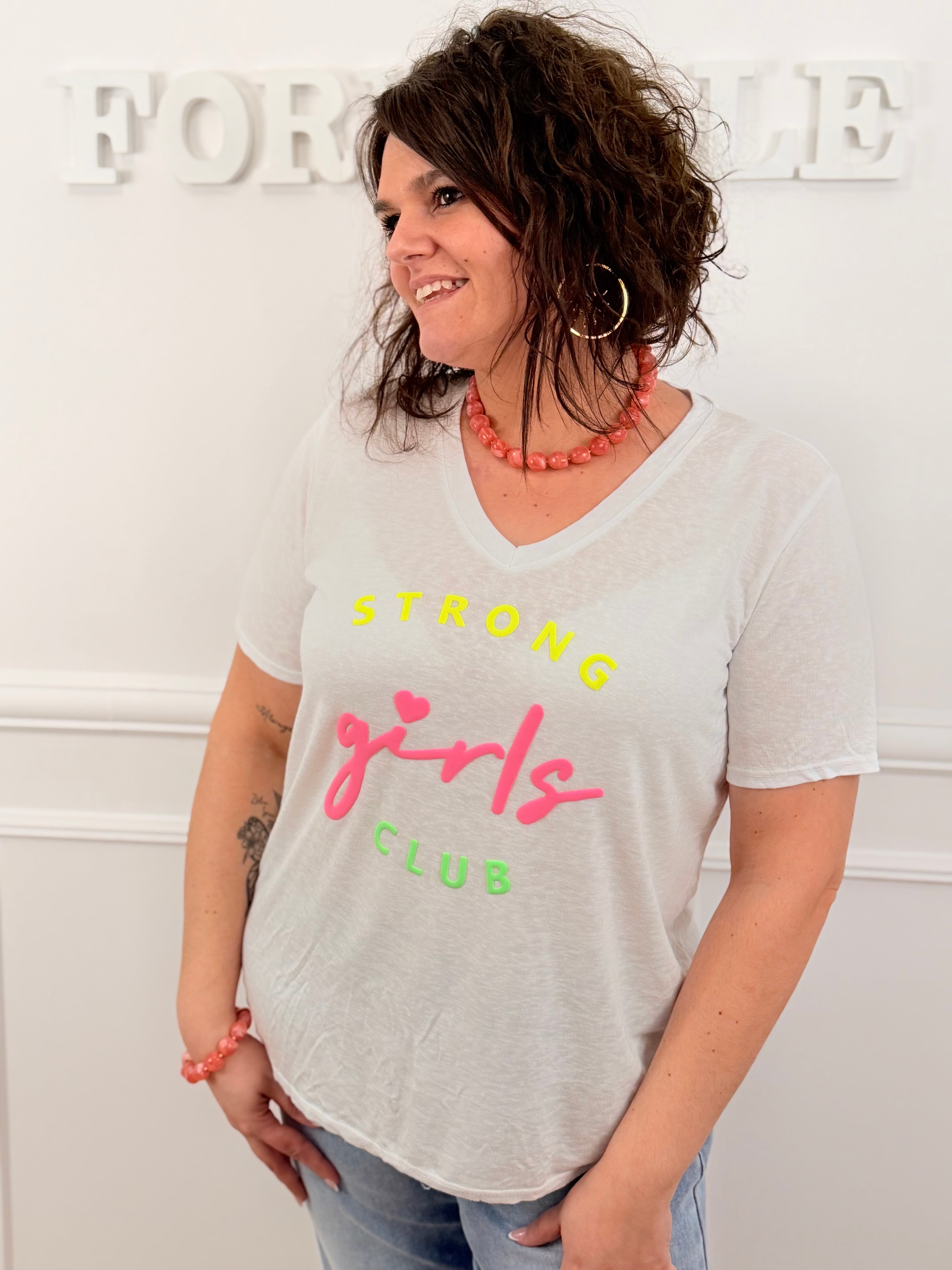 T-shirt Girls club 🤍